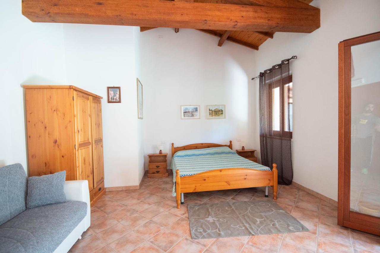 Bed and Breakfast Is Cuccus Masainas Экстерьер фото