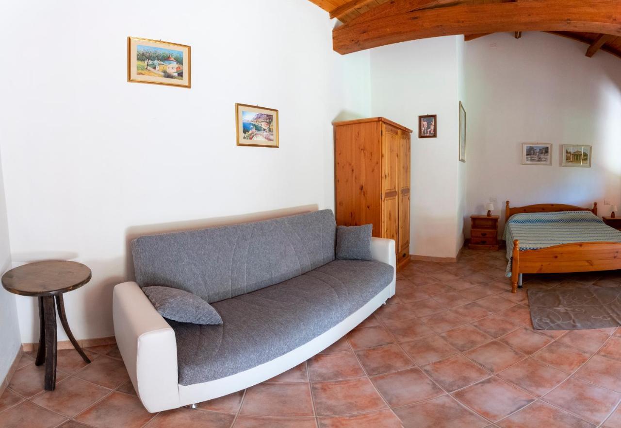Bed and Breakfast Is Cuccus Masainas Экстерьер фото
