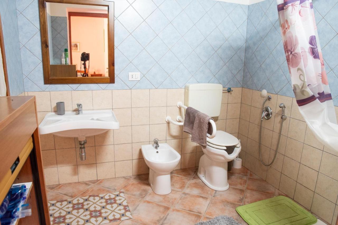 Bed and Breakfast Is Cuccus Masainas Экстерьер фото