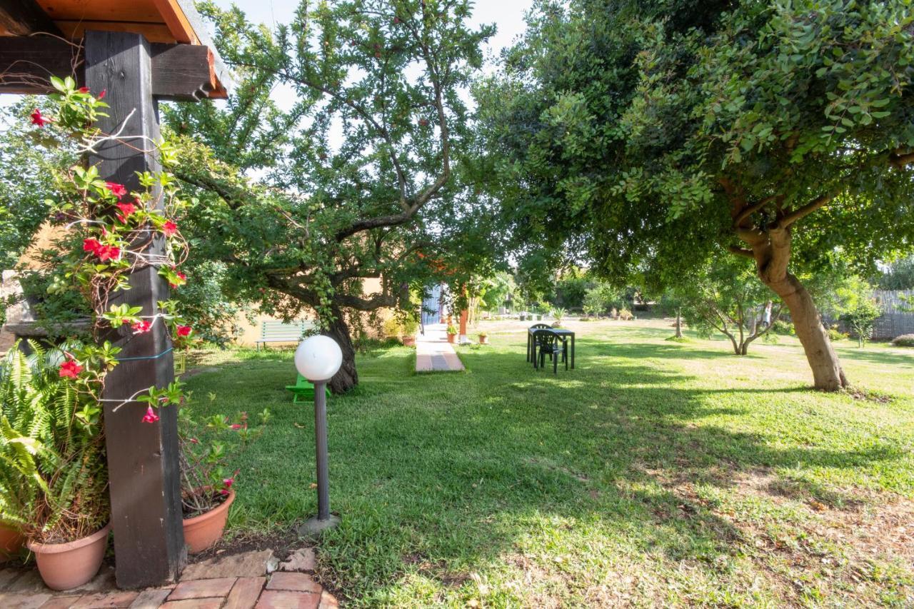 Bed and Breakfast Is Cuccus Masainas Экстерьер фото